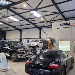 Color Concept, carrosserie, remplacement pare brise, dépannage.