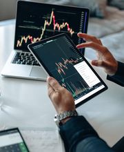 Messbar mehr Erfolg im Web durch datengetriebene Lösungen wie Google Analytics oder Google Search Console.