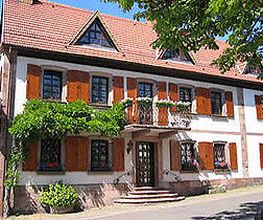 Aussenansicht der Herrenberg-Apotheke