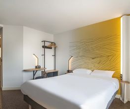 B&B HOTEL Cholet Nord image 1