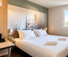 B&B HOTEL Honfleur image 1