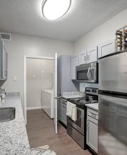 The Glen at Alexander Apartments image 1