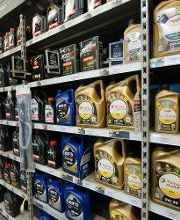 Choisissez parmi notre gamme d'huiles moteur de haute qualité pour une performance optimale de votre véhicule.