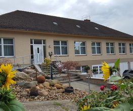 „Haus der Bestattung“ am Friedhof Bild 2