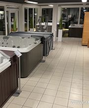Armstark Handels-GmbH Deutschland | Fachausstellung Mössingen | Seit knapp 30 Jahren Ihr Spezialist für Whirlpools, Swim Spas, Saunen und Infrarotkabinen