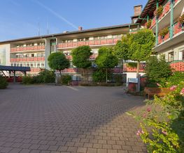 CURATA Maierhöfen Haus Iberg Sozialpsychiatrie, Außenbereich und Innenhof