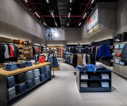 Calvin Klein Jeans immagine 2