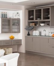 Cuisine avec le décor Cashmere Pearl dans le style Country