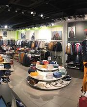 Photo de l'intérieur du magasin Jules Brive