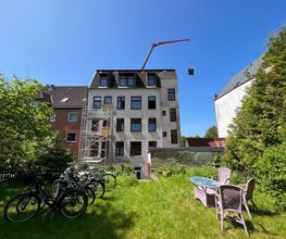 Balkonmontage mit Kran.jpg
