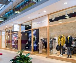 Tommy Hilfiger Outlet immagine 1
