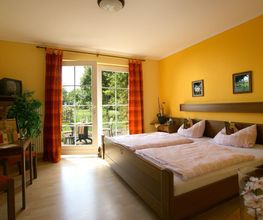 Das Gasthaus Herrig bietet seinen Gästen 4 Komfort-Doppelzimmer und 2 Standard-Doppelzimmer, die auch alle als Einzelzimmer genutzt werden können.