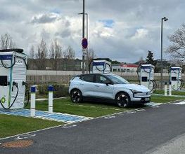 bp pulse Charging Station image 11