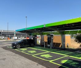 IPLANET Ricarica in sicurezza in modalità ultra fast per tutti i veicoli elettrici.