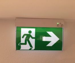 Wartung und Montage Sicherheitsbeleuchtung