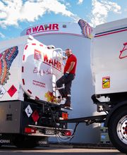 Wahr LKW mit Mitarbeiter