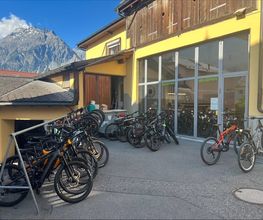 Bikeria, Crastan Gian Duri Bild 1