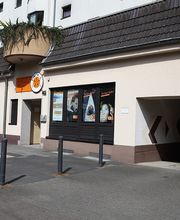 Außenansicht: Haupteingang der Akademie an der Friedrich-Ebert-Straße