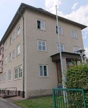 Gelbes Gebäude von der Seite