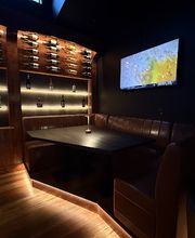 Stingers Lounge - Restaurant, Bar & Golf Simulators image 2