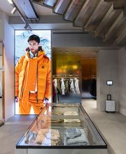 K-Way 9 Milano immagine 8