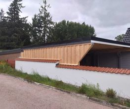 Deckelschalung in Kanadische Lärche