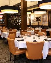 Classic interiors and lively jazz make each Sullivan’s experience unique.