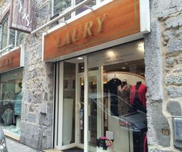 Laury Boutique image 9