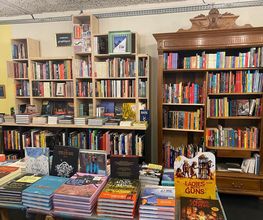 Librairie Les intrus image 4