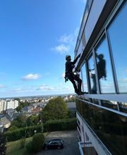 Rope Access Intervention & Diving image 1