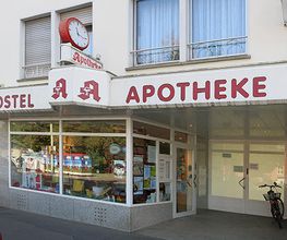 Aussenansicht der Apostel-Apotheke