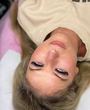 Beauty Salon by Barbora Porsova Bild 4