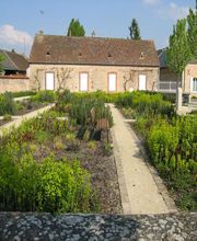 A La Petite Commission image 7