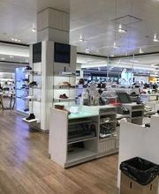 Camper El Corte Ingles Puerto Banus Marbella imagen 9