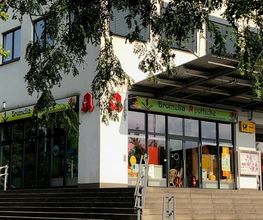 Aussenansicht der Bromelia-Apotheke am Kaufland