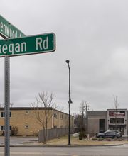 Crash Champions LUXE | EV Certified Repair Glenview image 3