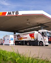 Wahr LKW an MTB-Tankstelle