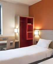 B&B HOTEL Laval Ouest image 6