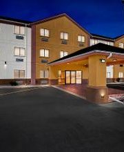 Quality Inn & Suites McAlester on Hwy 69 image 2