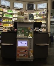 Pharmacie-Amavita-La-Broye-caissier