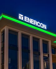 Profilbuchstaben mit Gebäudekonturbeleuchtung