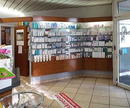 Aussenansicht der Alexander-Fleming-Apotheke