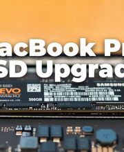 SSD NVMe instalado na placa de um MacBook Pro durante serviço de upgrade realizado pela Casa do Mac em Brasília.