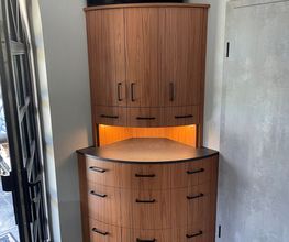 Eckschrank.jpg
