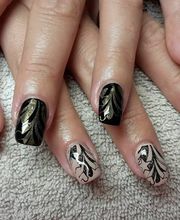 Kosmetik & Nails Bild 8