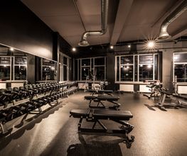 Fitness First Berlin Gendarmenmarkt - Hanteltraining