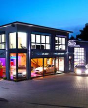 Lichtwerbung: Autohaus- Beleuchtung. Produziert von Komo Beschriftungen Handels GmbH aus Ichenhausen.