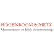 Even voorstellen: het kantoor
In 1981 startte Th. Hogenboom als eenmanszaak de onderneming te Midwoud (NH). Vanaf 1986 leidde hij het bedrijf samen met zijn vrouw A.C.E. Hogenboom-Metz als man/vrouw-vennootschap. Sinds 2007 is het kantoor gevestigd in Olst. Na het overlijden van Th. Hogenboom in 2015 heeft A.C.E. Hogenboom-Metz alleen de leiding over het kantoor en het klantenportfolio. De naam bleef echter ongewijzigd.
Hogenboom & Metz stelt zich ten doel de administratieve en fiscale zaken van haar cliënten op doelmatige en integere wijze te behartigen, de cliënten duidelijkheid te verschaffen over het financiële reilen en zeilen van hun onderneming en dit te doen voor een redelijk tarief.
In tegenstelling tot wat in de branche gebruikelijk is werken wij niet tegen een uurtarief, maar spreken wij met onze klant een vast periodiek bedrag af. Dit voorkomt voor u tegenvallende administratiekosten. Als een gesprek langer duurt dan u verwacht krijgt u geen onverwacht hoge nota.
Het kantoor richt zich met name op het midden- en kleinbedrijf en verzorgt tevens de belastingaangiften voor veel particulieren.
De huidige opzet is zeer kleinschalig, de omgang zo formeel of informeel als u dat wenst. Er is geen kantoorpand maar er wordt vanuit huis gewerkt en er is geen personeel in dienst. Voor de koffie of anderszins zorgen wij zelf. De kleinschaligheid van ons kantoor heeft voor cliënten het voordeel dat zij steeds hetzelfde aanspreekpunt hebben. Het kantoor kenmerkt zich door een grote betrokkenheid bij de werkzaamheden van onze cliënten.