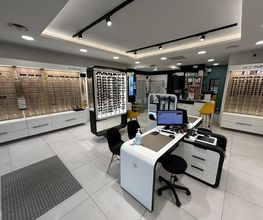 Optic 2000 image 2