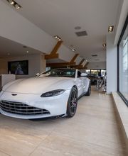 Aston Martin Summit image 8